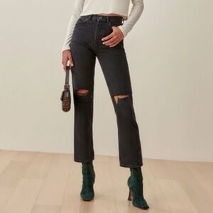 Reformation Distressed Black Cynthia high rise striaght Color: lagoon distroyed